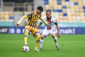 V poslednom zápase sezóny hráči FC Spartak Trnava nastúpili v krajskom derby proti súperom FC DAC 1904 Dunajská Streda na ich domácom štadióne. Tento súboj bol zároveň priamy súboj o konečné druhé miesto v tabuľke. Zápas rozhodli tri góly, ktoré padli v priebehu 15 minút. Zdroj: FC Spartak Trnava - Lukáš Grinaj