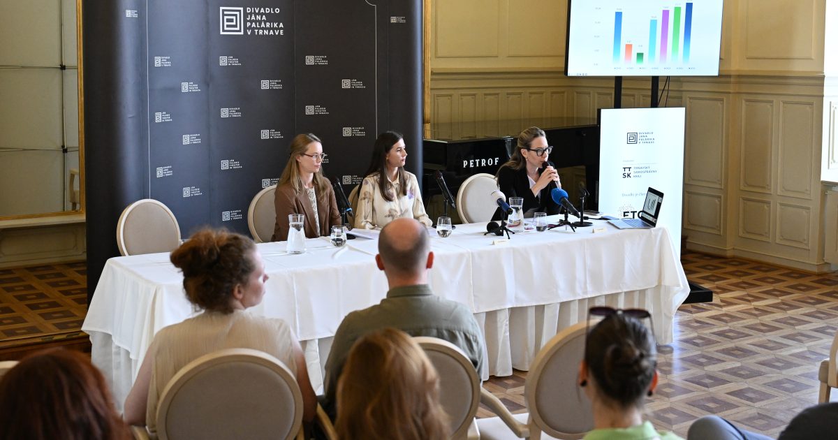 ilustračná foto, Divadlo Jána Palárika tlačová beseda, foto TASR