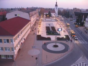 Mesto Senica a Oblastná organizácia cestovného ruchu (OOCR) Záhorie a Kopanice pripravili pre verejnosť modernú technologickú novinku. Ide o interaktívnu mestskú hru v mobilnom telefóne s názvom Návrat do budúcnosti. Zdroj: mesto Senica